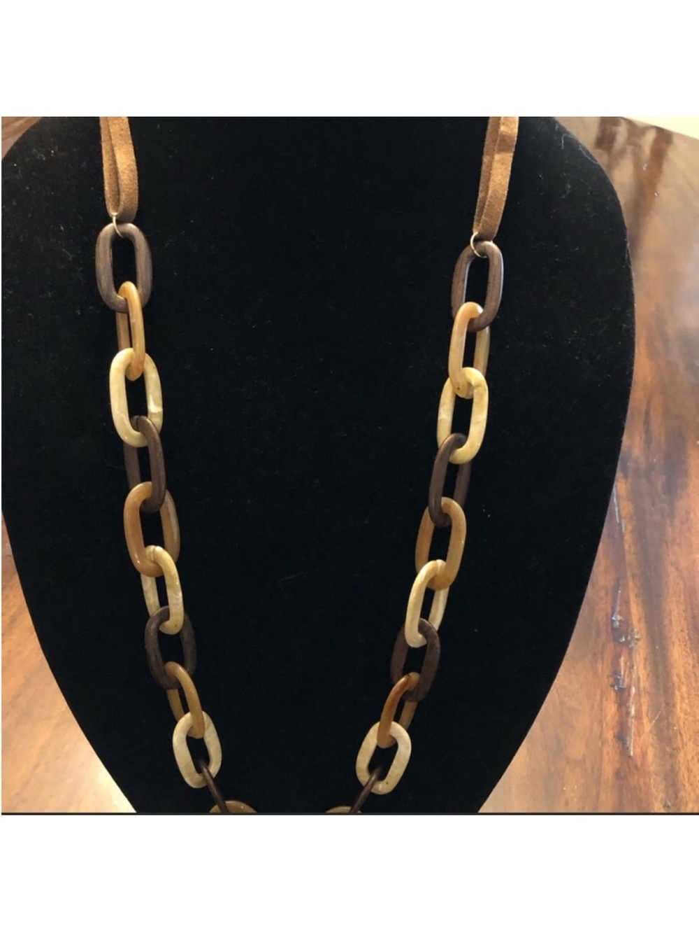 42” Linked Resin Necklace in Brown and Cream